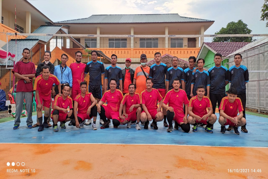 TAMPIL CEMERLANG TIM VOLLY PUTRA SMPN 16 TPI TIMUR