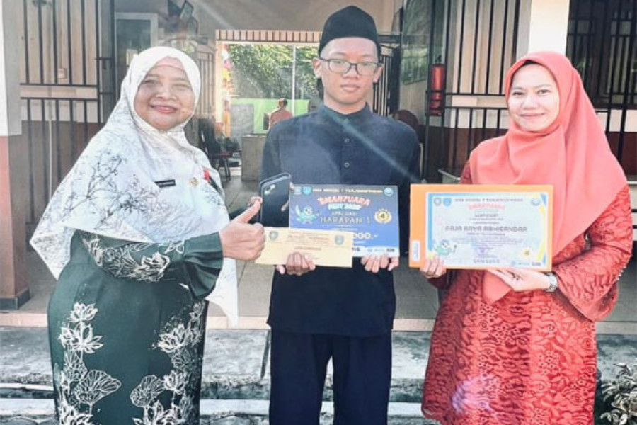 JUARA LOMBA PIDATO BERBAHASA MELAYU